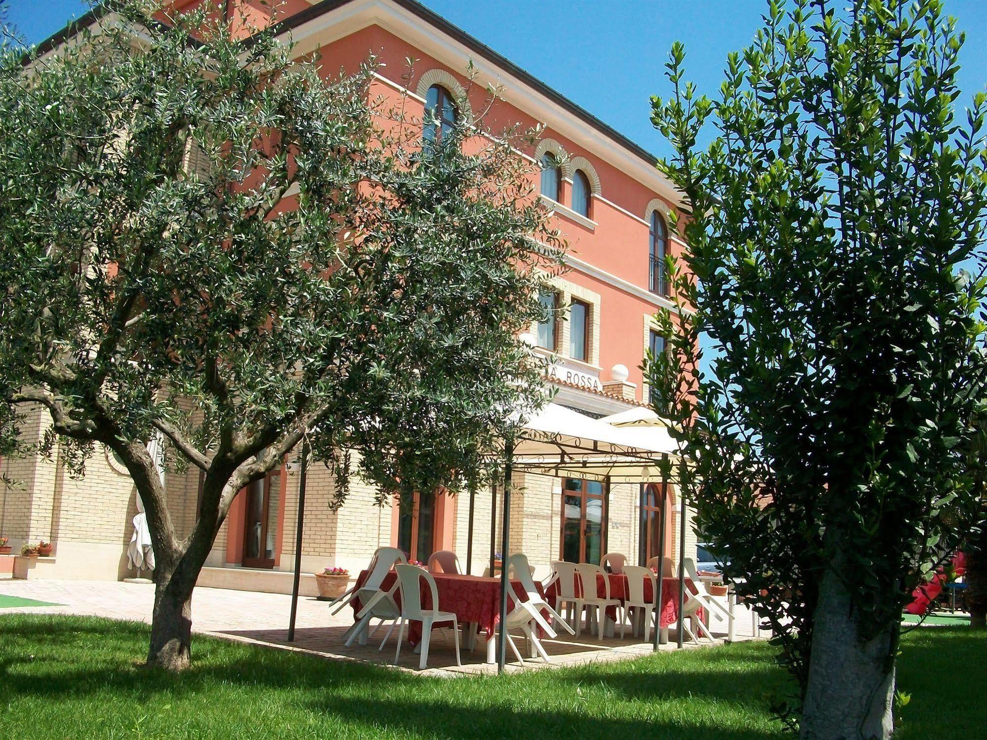 Hotel Ristorante Casa Rossa Alba Adriatica Exterior foto